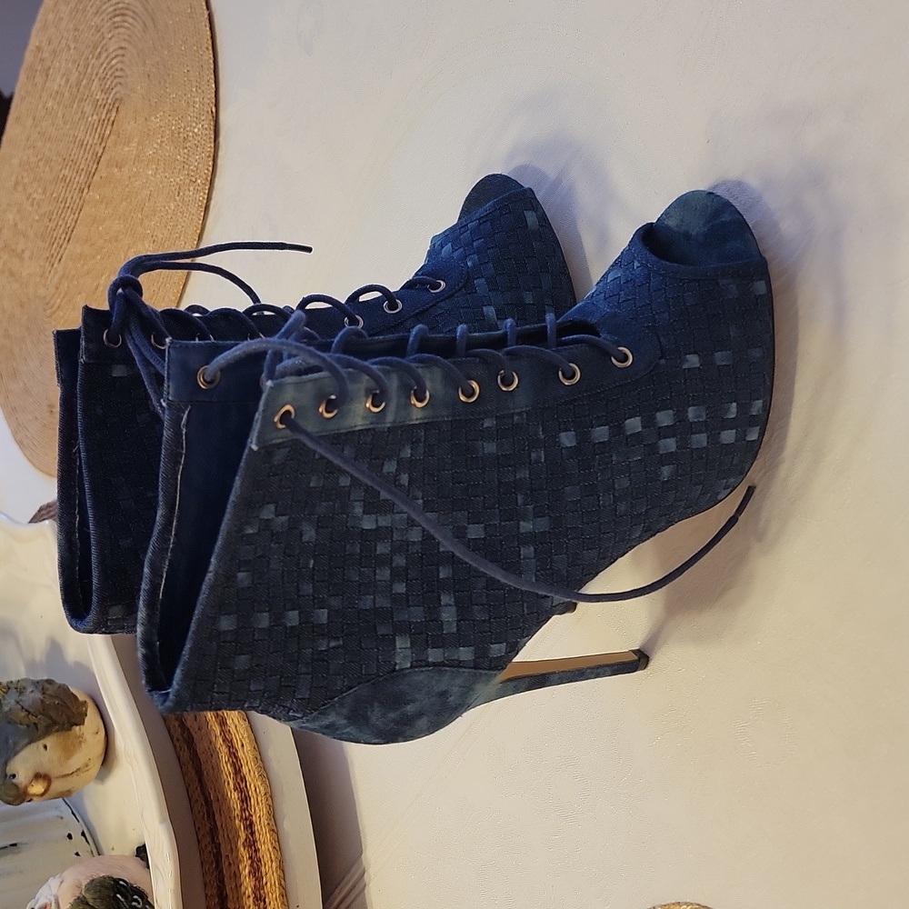 Stunning Scene Laurita in Checkered Blue Denim Stiletto Ankle Booties  SZ 8.5